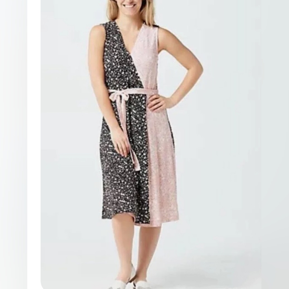 Isaac Mizrahi Live Women's Black and Pink Floral Wrap Dress. (Size XS)